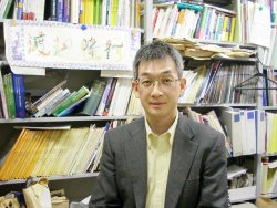 渡辺隆行教授の写真